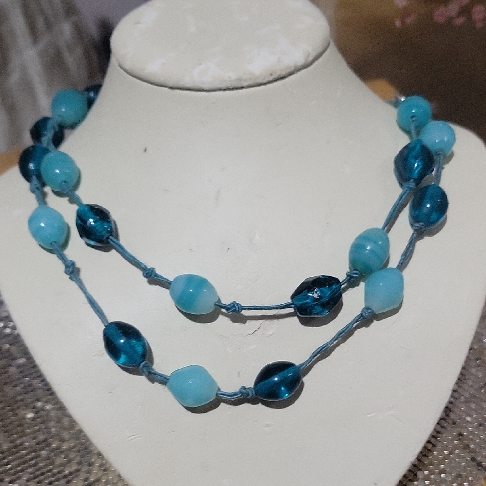 Elegant Blue Beaded Necklace